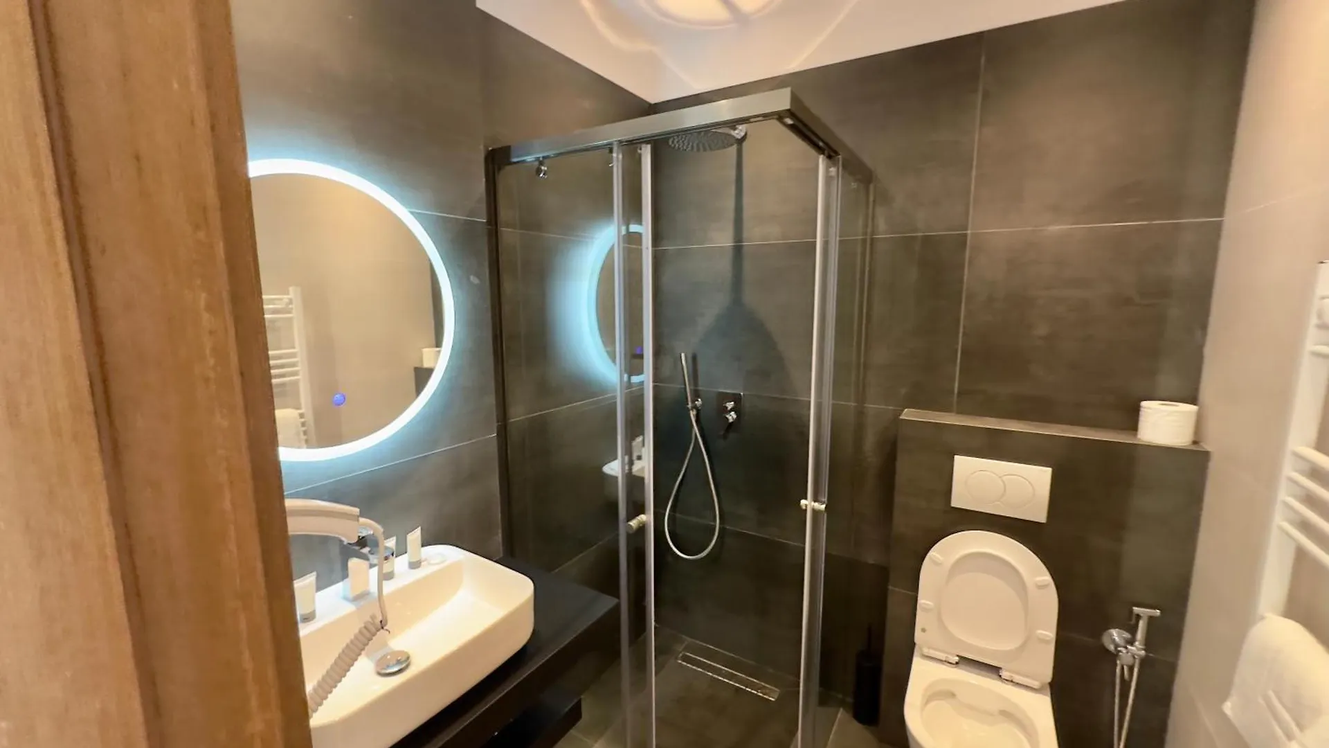 Elmar Comfort Vlorë