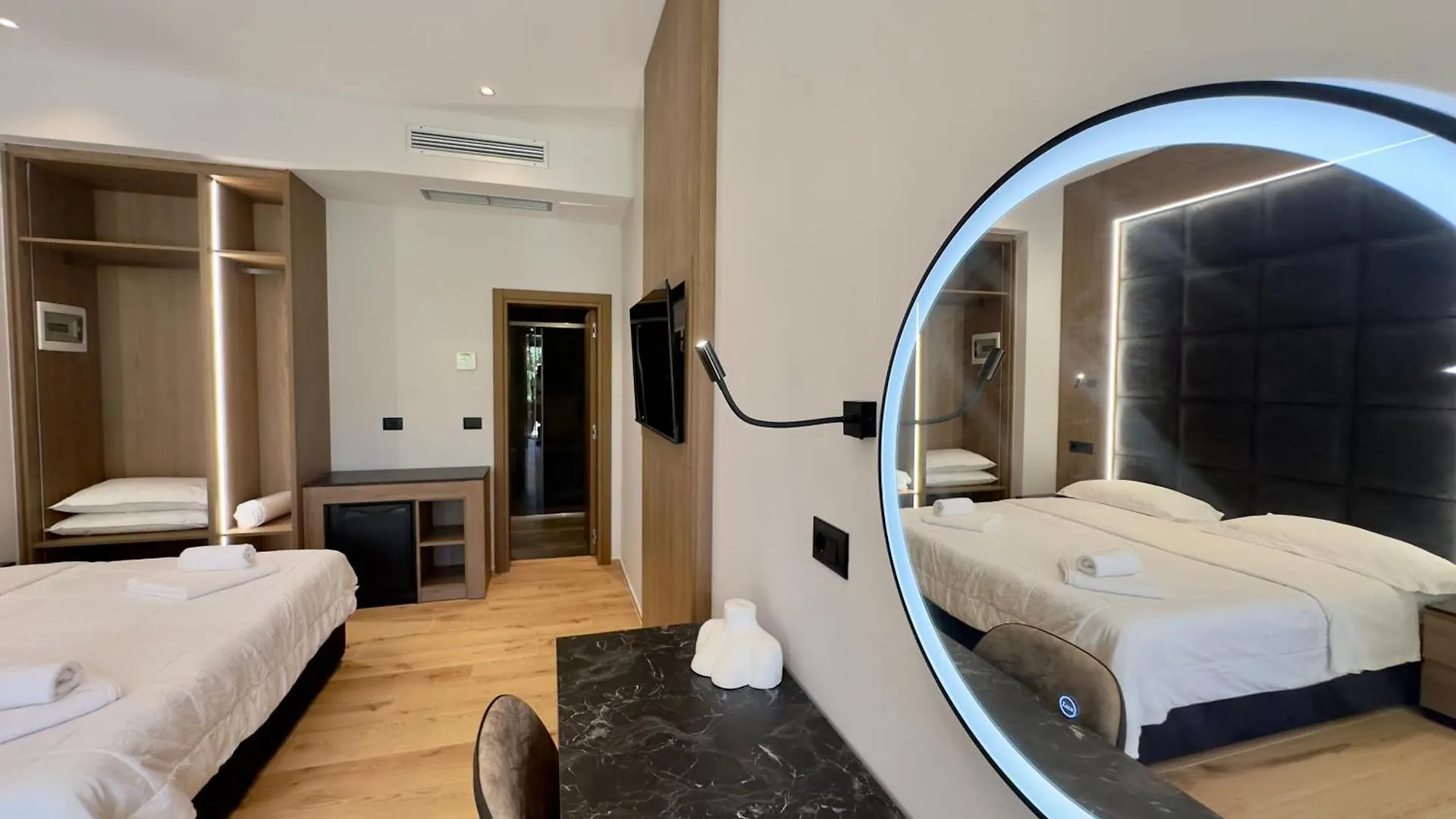 Hotel Elmar Comfort Vlore
